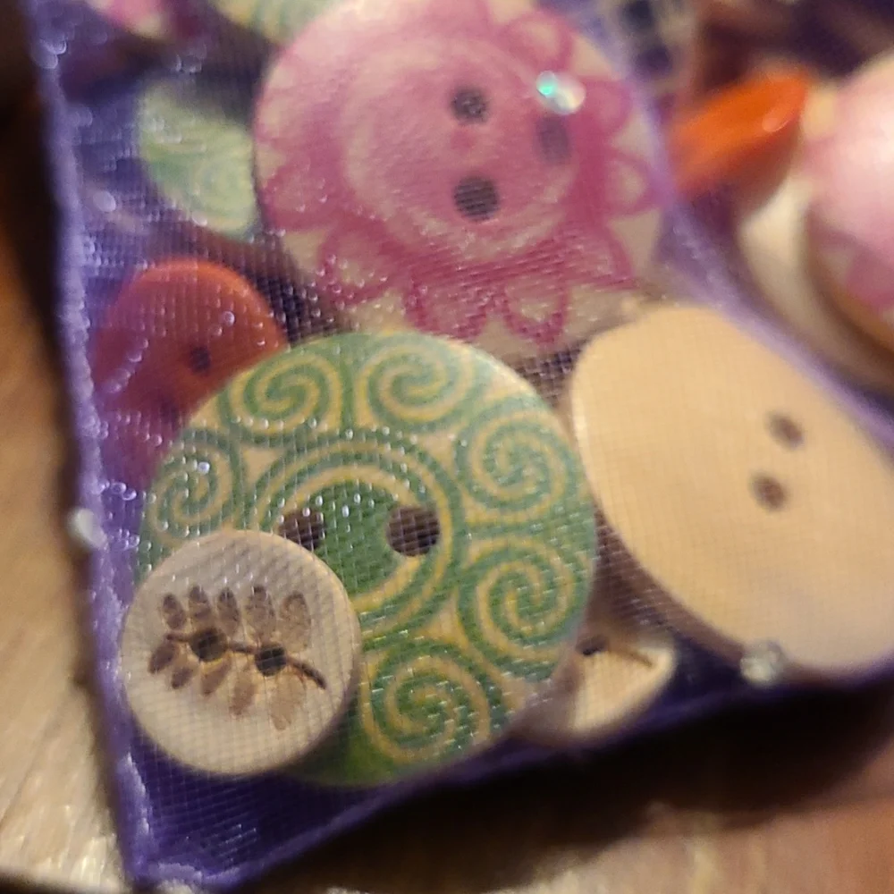 Colorful Buttons - Picture 4 of 4